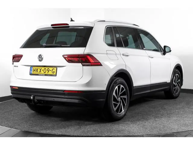 Volkswagen Tiguan 1.5 TSI ACT 150 PK Comfortline Business | Adapt. Cruise | PDC | Camera | NAV + App...