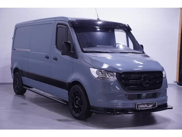 Mercedes-Benz Sprinter 215 CDI 150 pk Black&Grey Edition L2H1 Airco, 18" LMV, Bumpers in Kleur, Zonn...