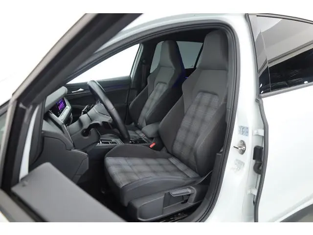 Volkswagen Golf 1.4 eHybrid GTE | Dig. Cockpit |  IQ light | Apple CarPlay & Android Auto | Stoel-St...