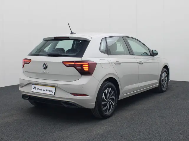 Volkswagen Polo 1.0TSI/95PK Life ·  Apple/Android Car play · Parkeersensoren · Airco