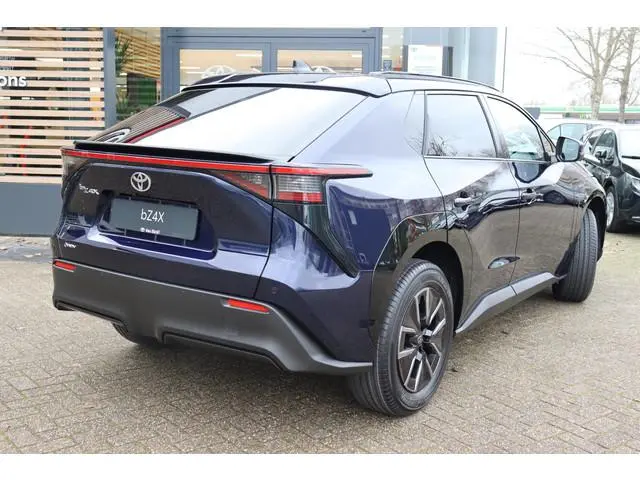 Toyota bZ4X Dynamic 73 kWh, VERWACHT, in oktober leverbaar met €3.000,- inruilpremie!!