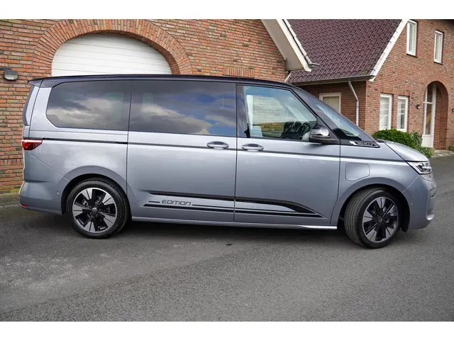 Volkswagen Multivan 1.5I E-hybrid Edition L2 4x4 Panoramadak Leder Trekhaak Area view 19'' Lichtmeta...