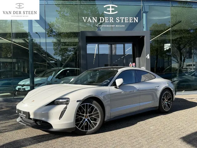 Porsche Taycan Performance 93 kWh Passenger Display | Pano | Chrono | 360 Camera