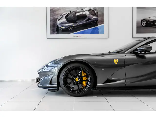 Ferrari 812 GTS
