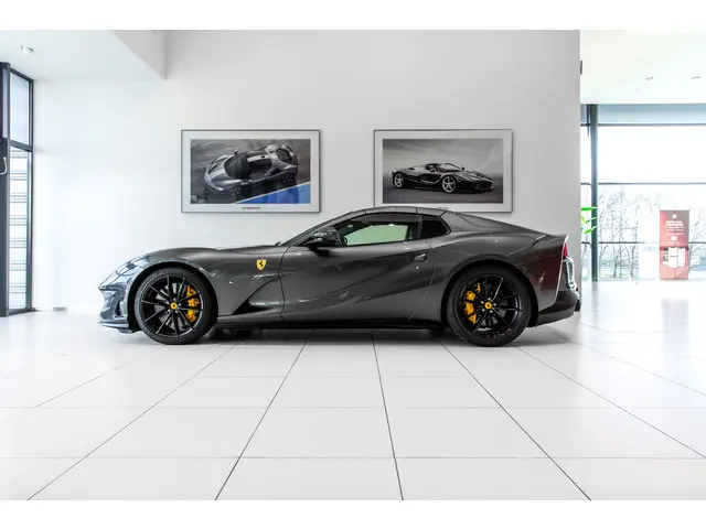 Ferrari 812 GTS