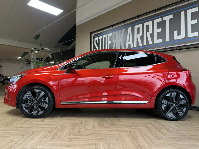 Renault Clio 1.3 TCe 130 Intens | Groot Navi | 360 | Stoel & Stuur verwarming | 17"| 100% Dealer ond...