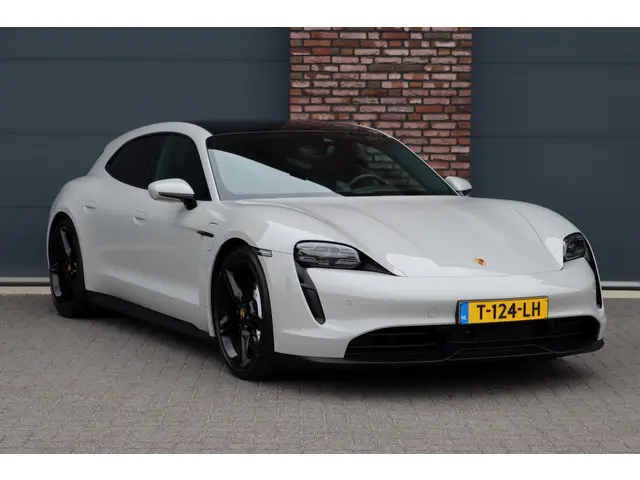 Porsche Taycan Sport Turismo 79 kWh | Achterasbesturing | Luchtvering | Sport-Chrono | ACC | Panoram...