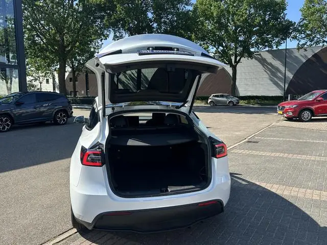 Tesla Model Y Long Range Dual AWD VAN: 39.900,- VOOR: 36.770,- UW WKVOORDEEL: 3.130,- | SOH 95% | AF...