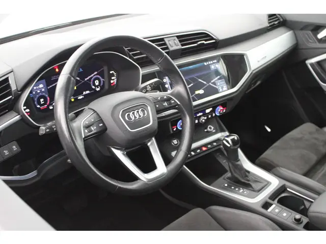 Audi Q3 45 TFSI e 245pk Business Edition B&O Keyless Camera Keyless Virtual Cockpit Navigatie