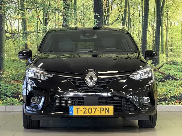 Renault Clio 1.3 TCe Initiale Paris | Apple Carplay | Android Auto | Bose Audio | Isofix | Drive Mod...