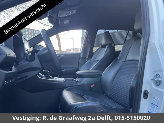 Toyota RAV4 2.5 Hybrid AWD Bi-Tone | 1650 KG trekgewicht | Trekhaak | Parkeersensoren | Apple Carpla...