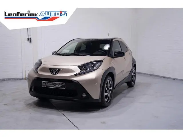 Toyota Aygo X 1.0 VVT-i Team Deutschland Achteruitrijcamera Apple Carplay Stoelverwarming