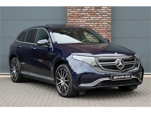 Mercedes-Benz EQC 400 4MATIC AMG Line 80 kWh | ex BTW € 36.500,- | Schuifdak | Distronic+ | Memory | Verwarmd Stuurwiel | Surround Camera | Leder | Keyless Go | Augmented Reality | Voorklimatisering |