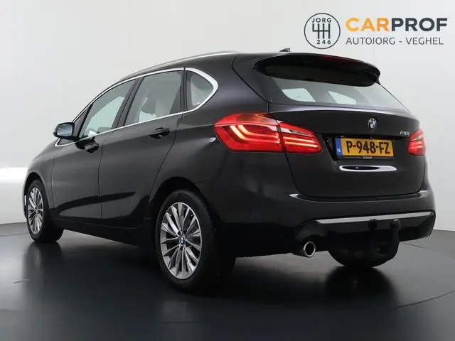 BMW 2-serie Active Tourer 218i Pano | Trekhaak | Camera |  NAP