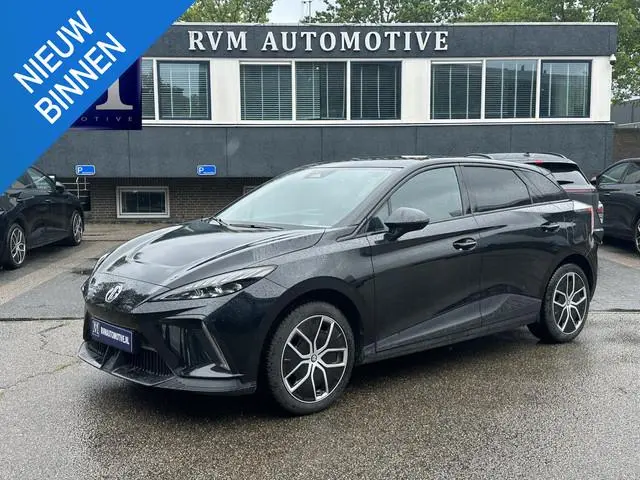 Mg MG4 Electric Luxury 64 kWh VAN: 24.900,- VOOR: 22.877,- UW WKVOORDEEL: 2.023,- | SOH 95% | 14K KM...