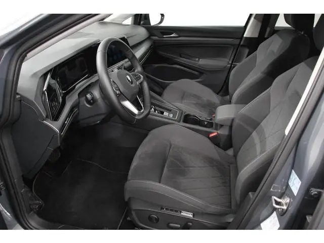 Volkswagen Golf 1.5 eTSI DSG Style 150Pk  Panoramadak  Navigatie  Digitale Cockpit  Adaptive Cruise...
