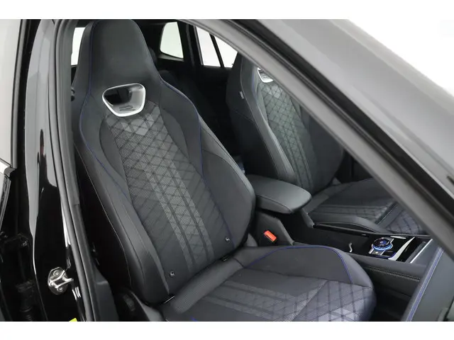 Volkswagen Tiguan 1.5 272pk eHybrid R-Line Business Trekhaak Camera Stoelverwarming Massage Keyless...