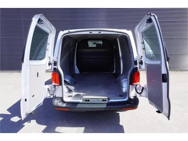 Volkswagen Transporter 150 pk Automaat L2H1 Apple Carplay Cruise control Parkeersensoren Airco