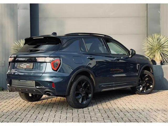 Lynk & Co 01