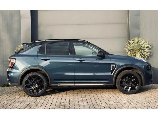 Lynk & Co 01