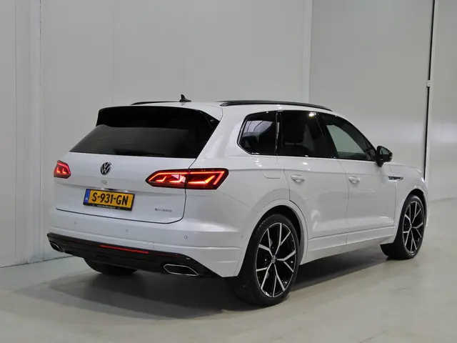 Volkswagen Touareg R 3.0 TSI eHybrid 462PK | Full option