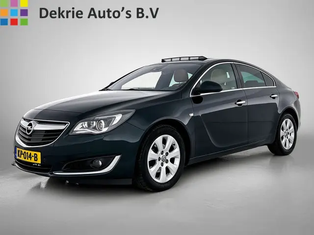 Opel Insignia 1.6 T 170PK Automaat Executive 5Drs / Schuifdak / Leder / Pdc+Camera / Stuur-stoelverwarming / Keyless / Apk 08-2026