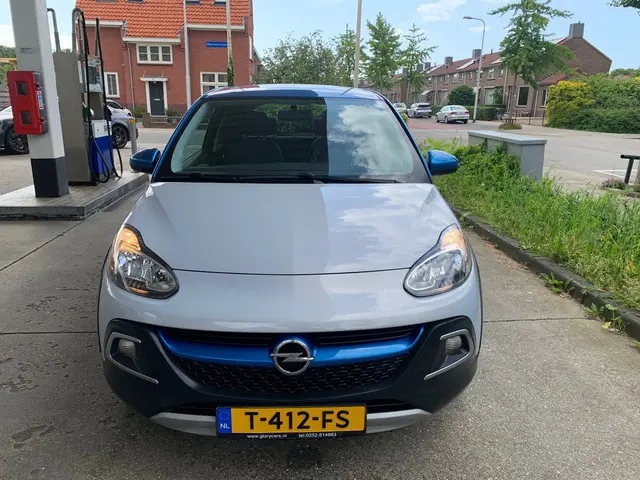 Opel ADAM 1.4 ROCKS-FAVORITE-NAVI-CRUISE-ALLE OPTIE