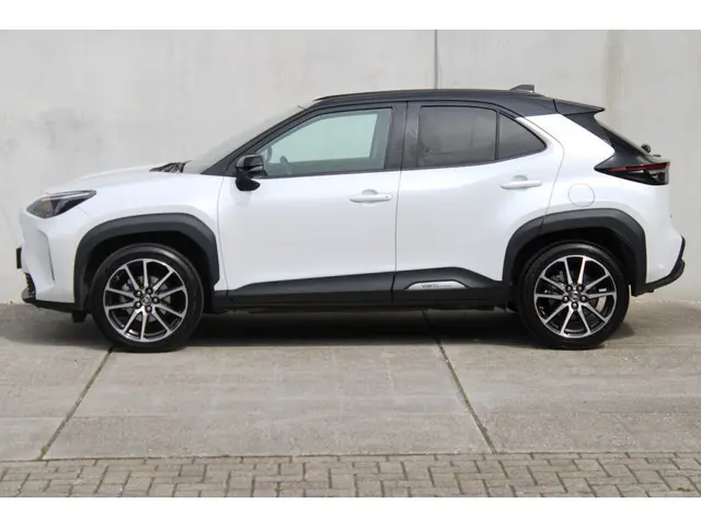 Toyota Yaris Cross 1.5 Hybrid 130 GR SPORT / ADAPT CRUISE / 360 CAMERA / PANO DAK / JBL SOUND / BI-T...