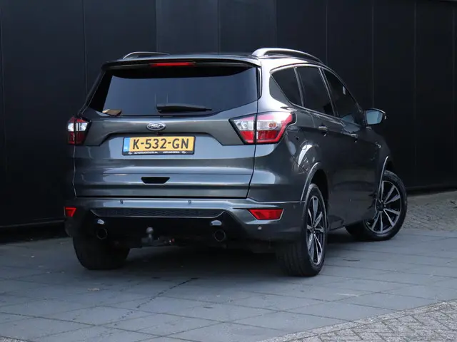 Ford Kuga 1.5 EcoBoost ST Line | TREKHAAK | CAMERA | NAVI | LEDER