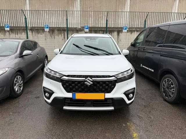 Suzuki S-Cross 1.5 HYBRID STYLE AUTOMAAT met GARANTIE tot 2034 | Trekhaak | 360 Camera