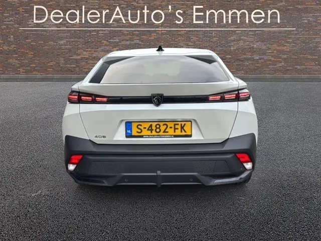 Peugeot 408