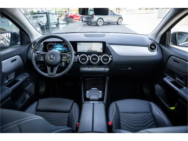 Mercedes-Benz GLA-klasse 250 e Style ** Panodak ** Trekhaak ** LED **
