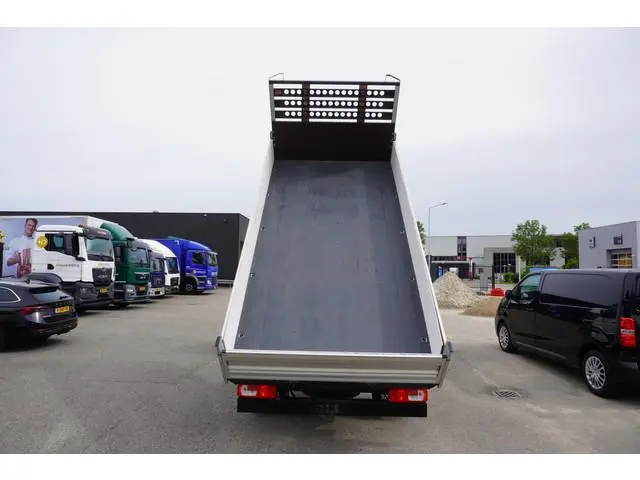 Volkswagen Crafter 180pk Dubbellucht 3-Zijdige kipper Trekhaak Navigatie Apple Airco carplay Tipper