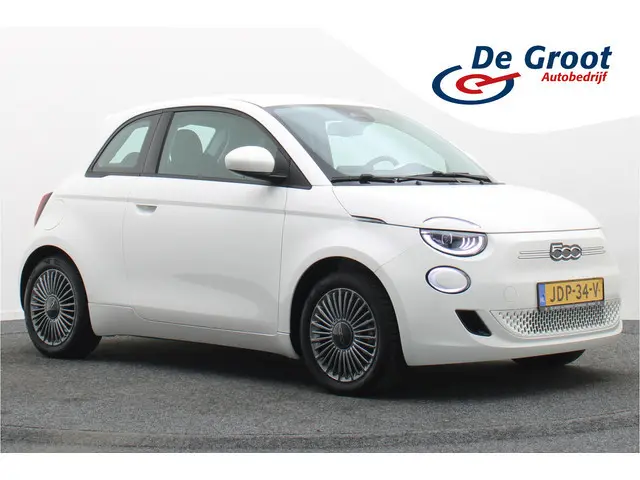 Fiat 500e Icon 42 kWh SOH 97%, LED, Camera, Apple Carplay, Rijstrooksensor, 16"