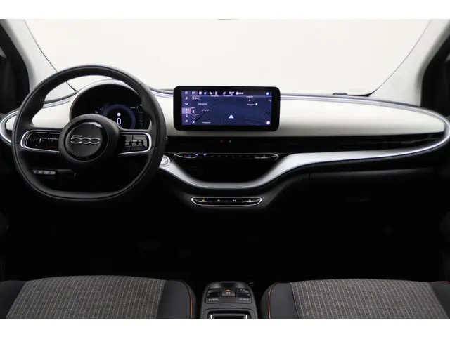 Fiat 500e Icon 42 kWh SOH 97%, LED, Camera, Apple Carplay, Rijstrooksensor, 16"