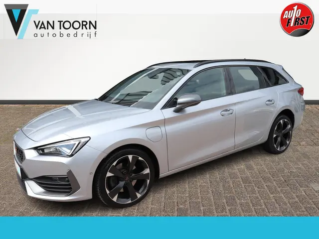 CUPRA Leon Sportstourer 1.5 eTSI Business Edition Panorama dak, sfeer verlichting, navigatie.