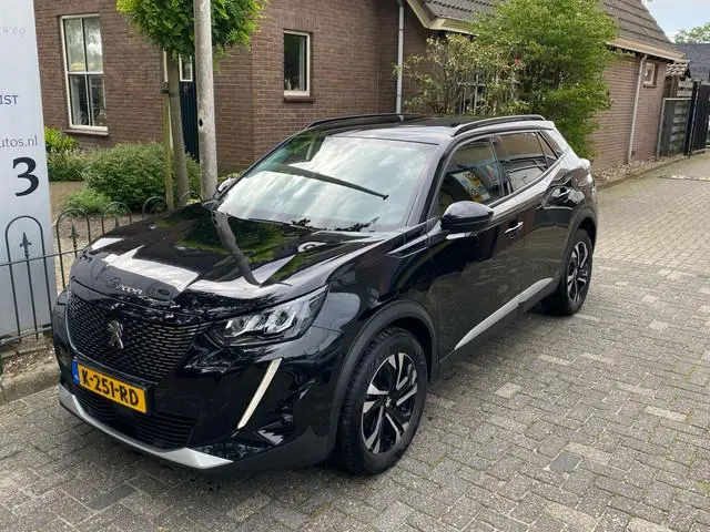 Peugeot 2008 1.2 PureTech Blue Lease Allure