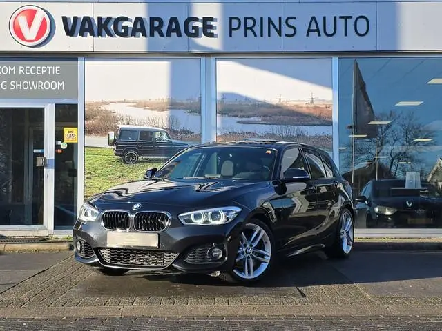 BMW 1-serie 118i High Executive | PANO | M-PAKKET | STOELVW | CRUISE | LED | NAVI | 18232 / 4523