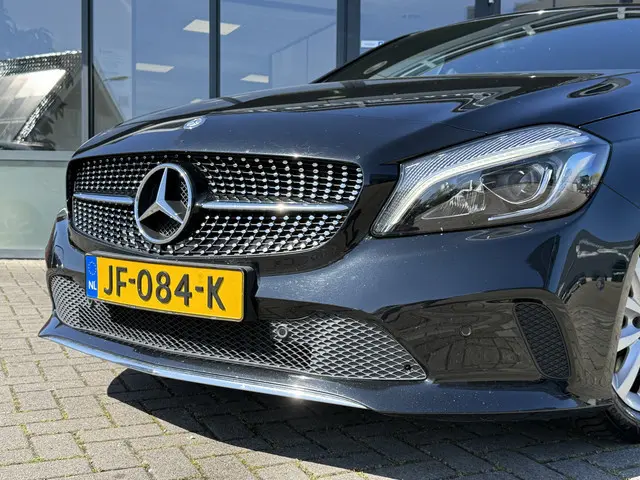 Mercedes-Benz A-klasse 180 Ambition ✅ Navi ✅ PDC ✅ Diamondgrill ✅ NL-Auto ✅ trekhaak