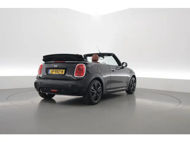 MINI Mini Cabrio 1.5 Cooper - JCW Pakket | Orig. NL | Stoelverw. | Cruise | PDC | Bluetooth | 17'' |...