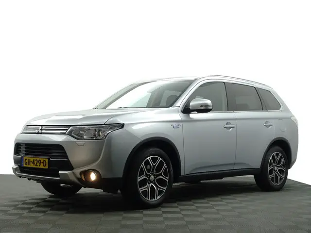 Mitsubishi Outlander 2.0 PHEV 4WD Executive Edition X-Line Aut- Camera, Trekhaak, Leder Interieur, N...
