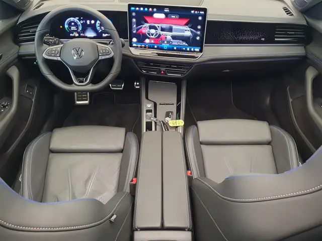 Volkswagen Passat Variant 1.5 eHybrid 272pk DSG/AUT R-Line Wegklapbare trekhaak, Harman/Kardon, Lede...