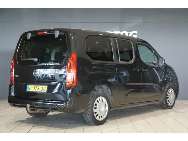 Opel Combo Tour 1.2 Turbo L2H1 Edition 7p. INCL. BTW + APPLE CARPLAY / TREKHAAK / CAMERA