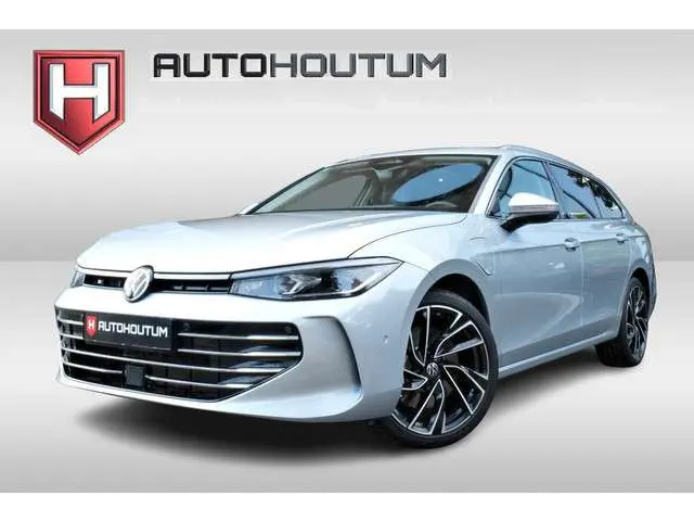 Volkswagen Passat Variant 1.5 eHybrid Elegance Business Trekhaak, Panoramadak, Achteruitrijcamera