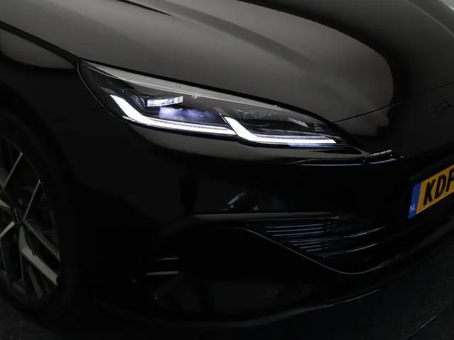 BYD SEAL