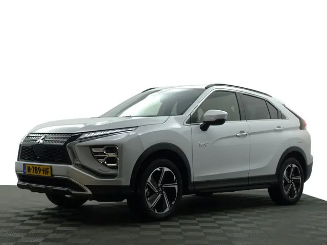 Mitsubishi Eclipse Cross 2.4 PHEV Intense+ Aut- Camera, Stoelverwarming, Lane Assist, Trekhaak, Xeno...