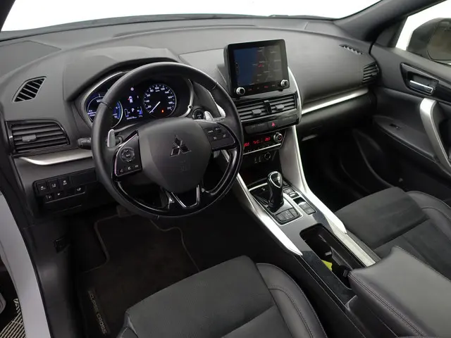 Mitsubishi Eclipse Cross 2.4 PHEV Intense+ Aut- Camera, Stoelverwarming, Lane Assist, Trekhaak, Xeno...