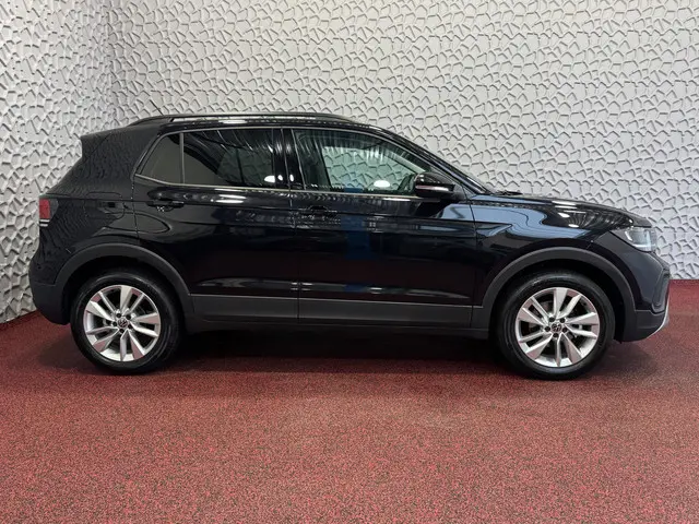 Volkswagen T-Cross ✅NW MODEL✅ 150PK 1.5 PREMIUM UITVOERING  LED CAMERA  STOELVERW KEYLESS  P-ASSIST...