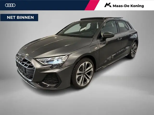 Audi A3 Sportback 40 TFSI e S edition · Panoramadak · Camera · Sonos Sound · Dodehoeksensor · Head-U...