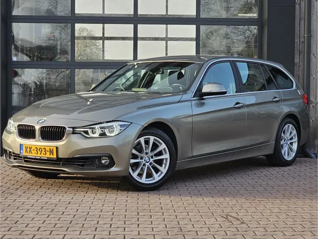 BMW 3-serie Touring 320i Centennial High Executive | Automaat | Navi | Stoelverwarming | LED | Cruis...